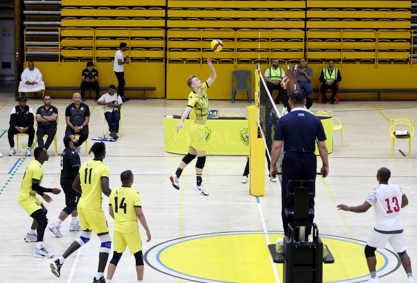 Al Wasl Men's Volleyball Team Defeats Al Wahda in the League